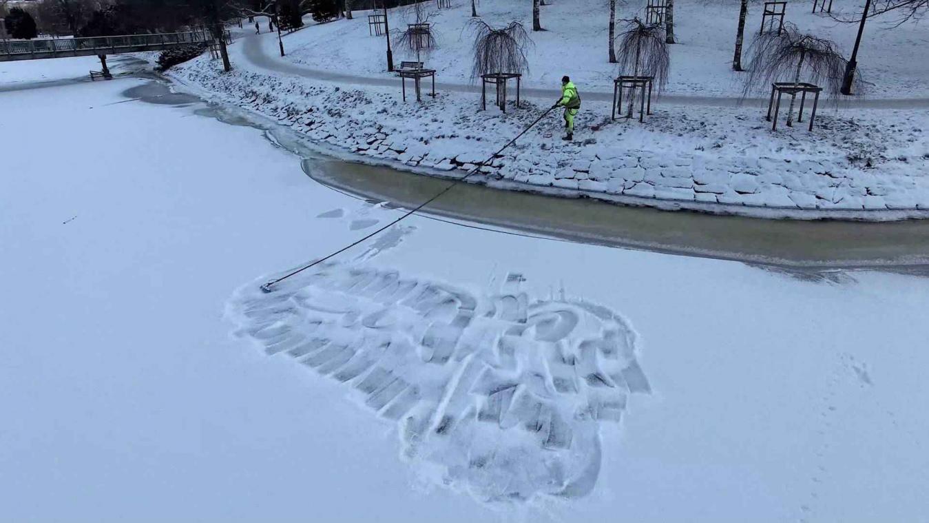 Göteborgse penis op het ijs vervangen door reusachtig exemplaar