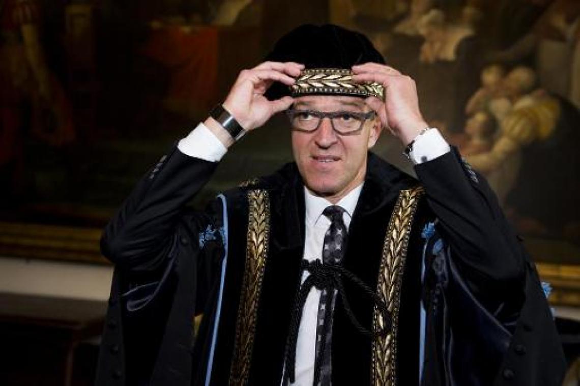 Universiteit Gent gaat grafmonumenten acht oud-professoren onderhouden
