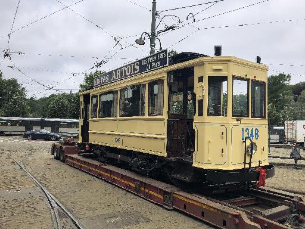 Gerestaureerde tram uit Eerste Wereldoorlog is terug in Brusselse Trammuseum