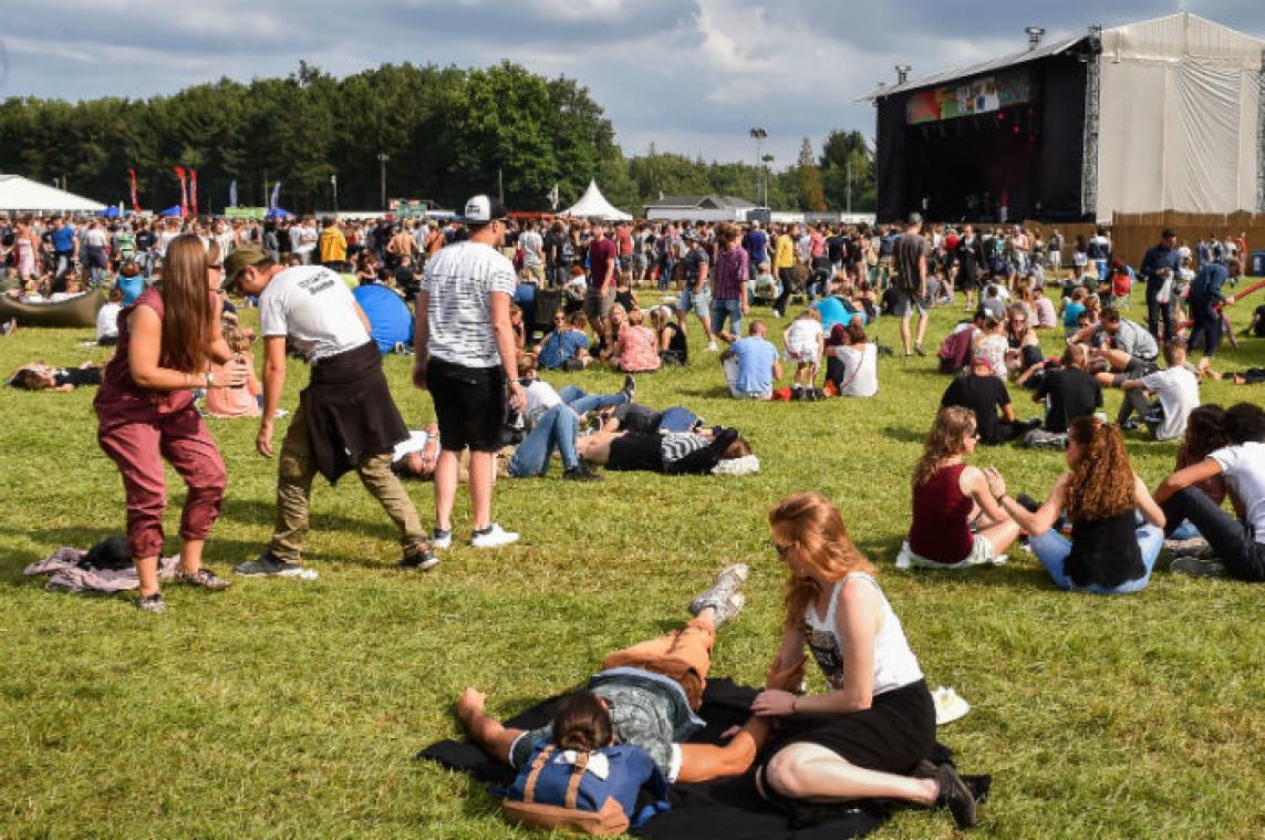 Op dit festival mag je naakt rondlopen