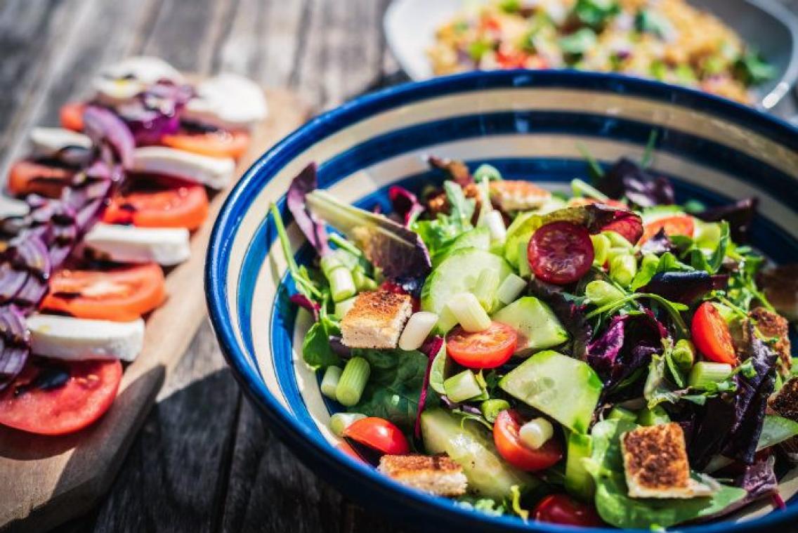 Politie krijgt oproep omdat zoontje weigert salade te eten