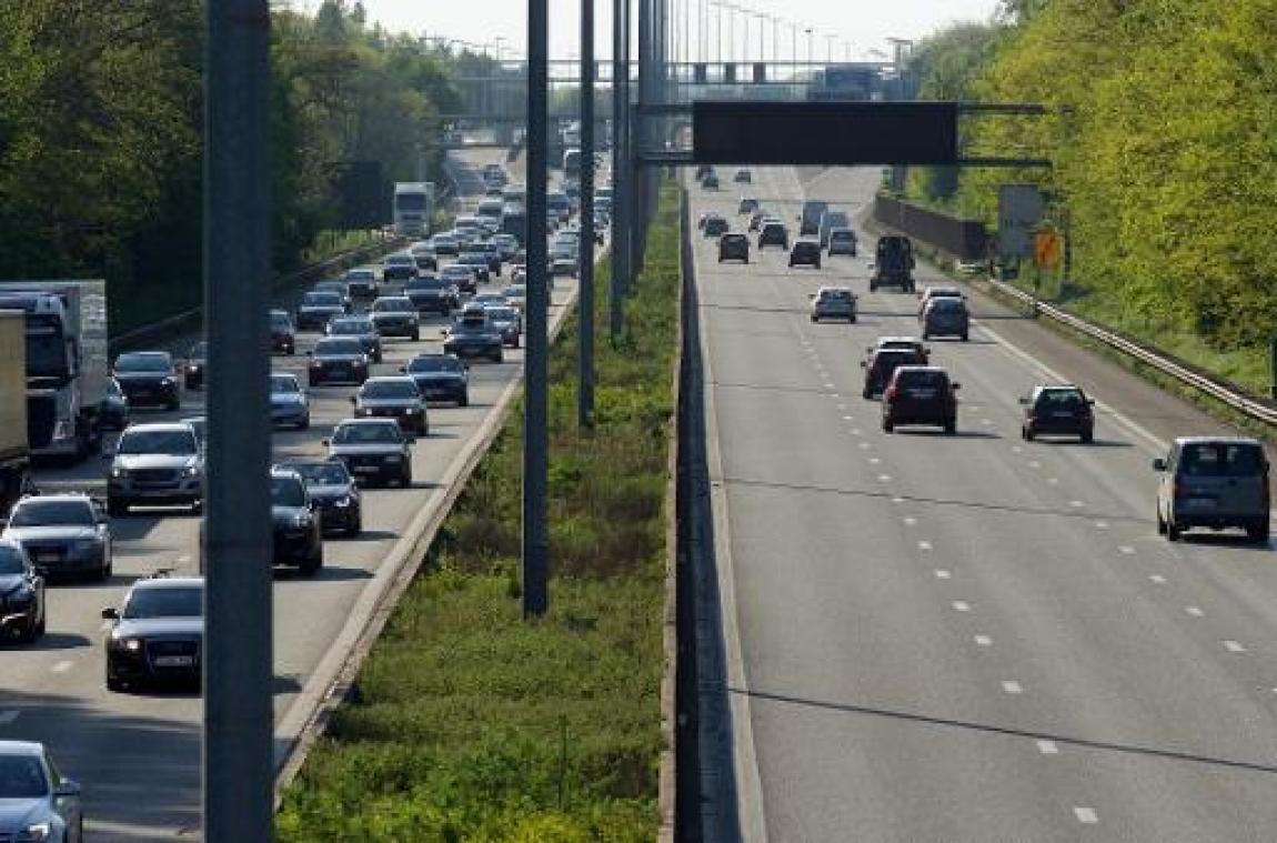 VAB geeft tips om vakantiedrukte op de weg te vermijden