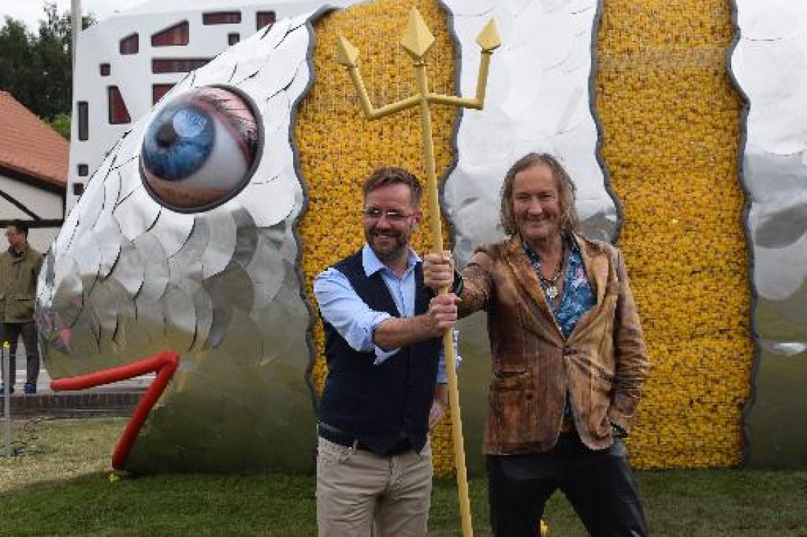 Jan Kriekels en Bart Claes onthullen ecologisch kunstwerk in Diepenbeek