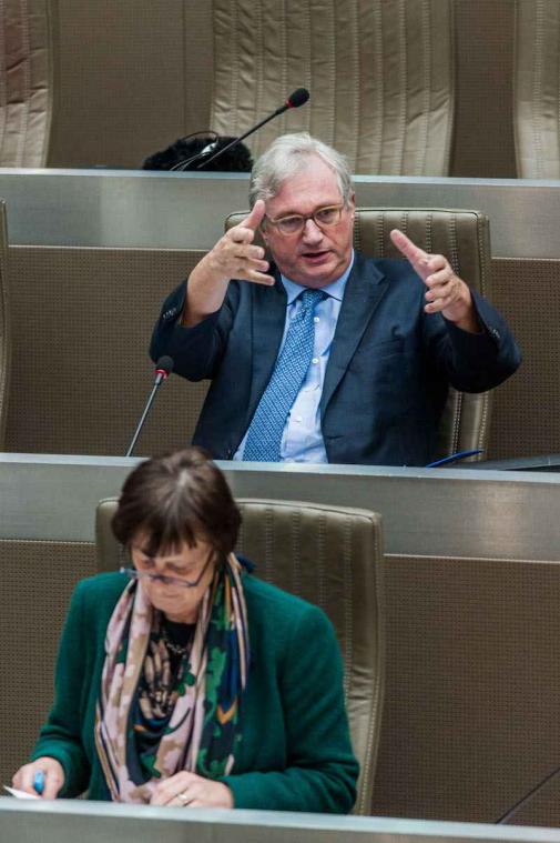 Burgemeester van Koksijde wil asielzoekers uit zwembad weren