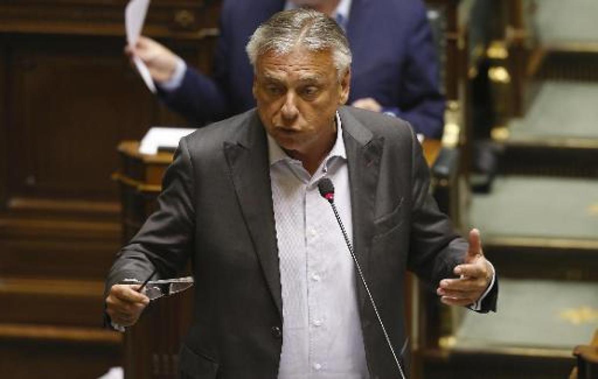 Dewael vraagt Close in brief of hij "overweegt" Grote Moskee te sluiten