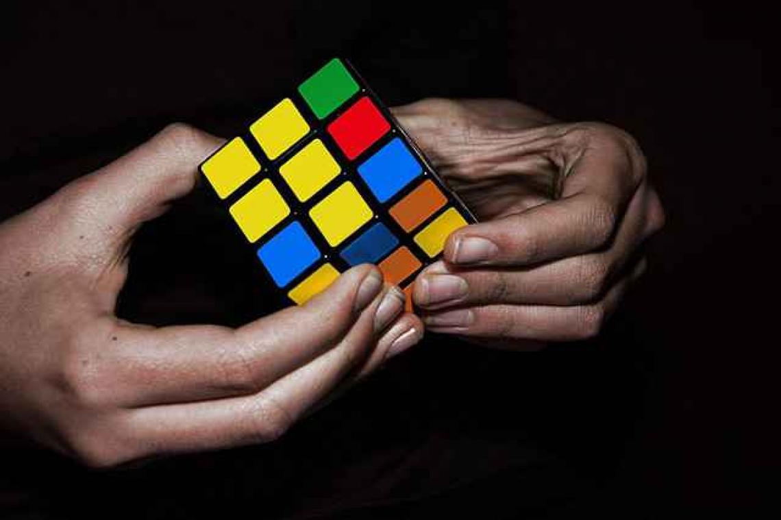 Robot lost Rubiks-kubus op in recordtempo