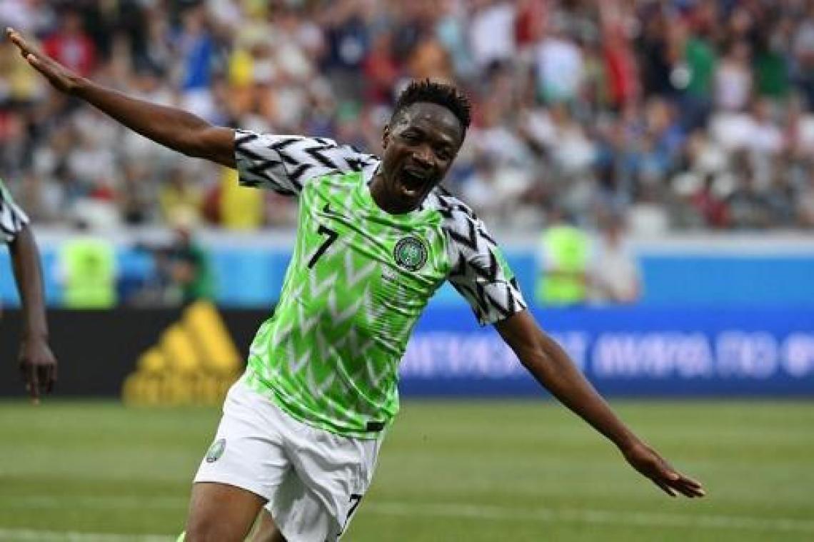 Ahmed Musa trapt Nigeria voorbij IJsland