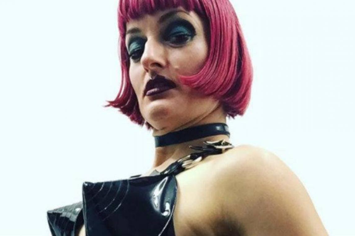 Dominatrix doet haar boekje open: "je kan mijn job vergelijken met poëzie"