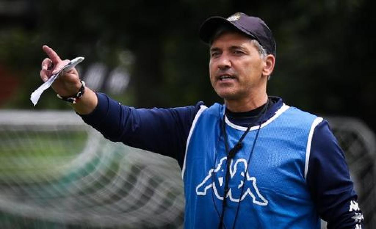 Charleroi herneemt training met 26 spelers