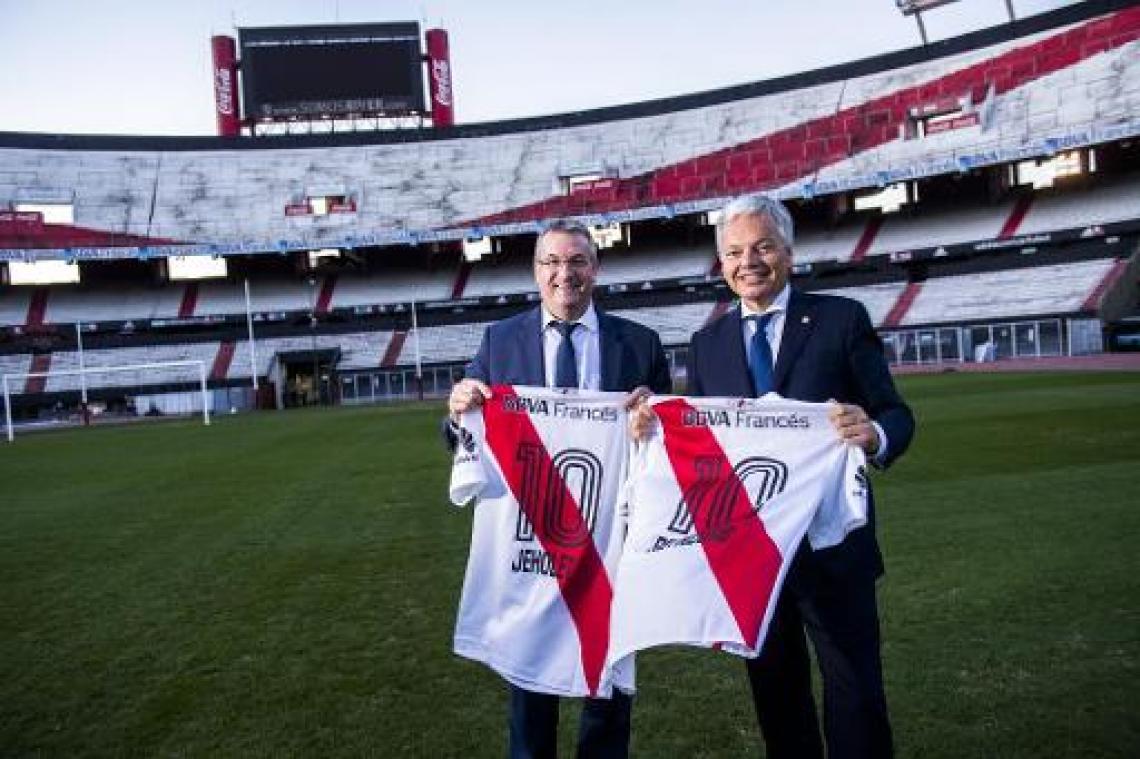 Prinselijke missie Argentinië en Uruguay - Reynders bezoekt stadion River Plate
