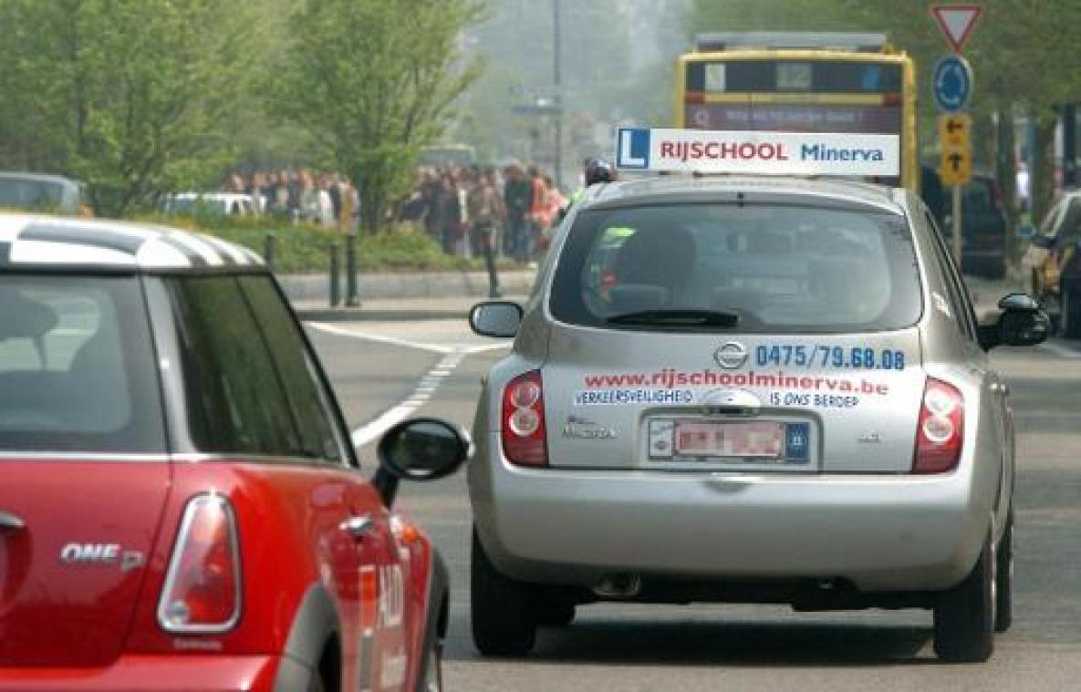 Nieuw op 1 juli - Wie rijbewijs haalt, moet na zes maanden verplicht terug naar rijles