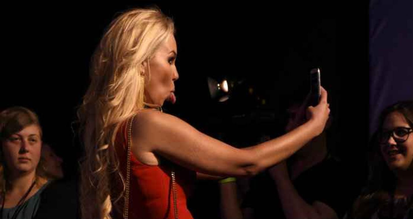 Lesley-Ann Poppe lanceert liefdesdrankje