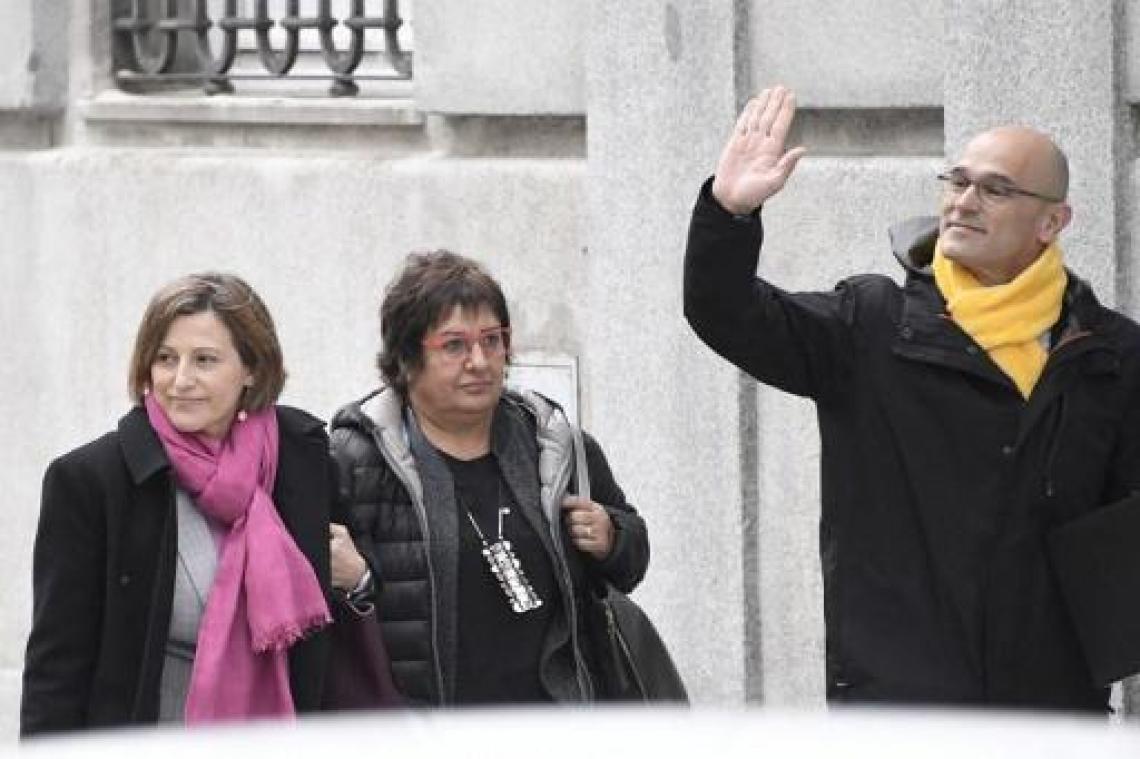 Vier separatisten worden van Madrid naar Catalaanse gevangenissen overgebracht