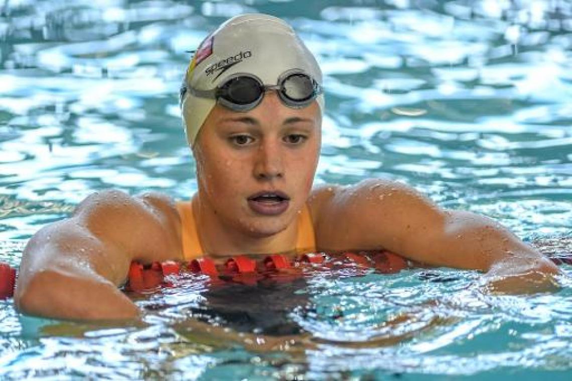 Valentine Dumont verbetert dertig jaar oude record op 400m vrije slag