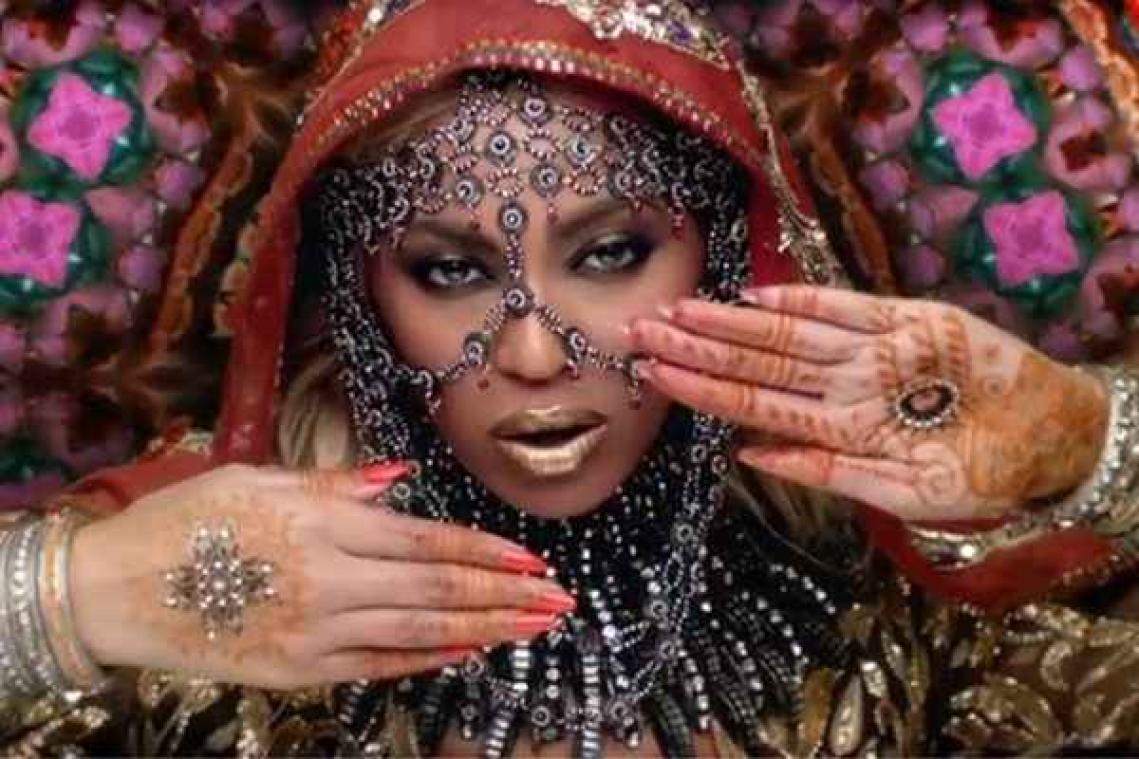Bollywood-Beyoncé onder vuur door nieuwe video van Coldplay