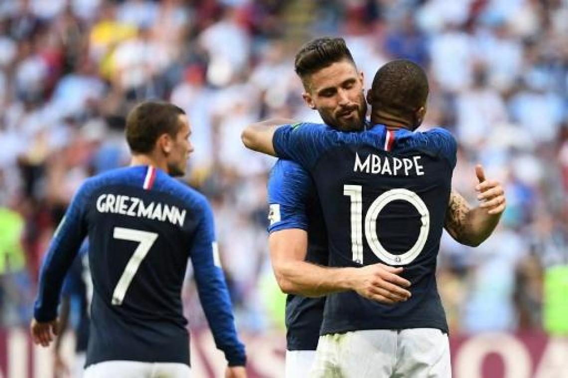 WK 2018 - Kylian Mbappé telt Lionel Messi en co uit