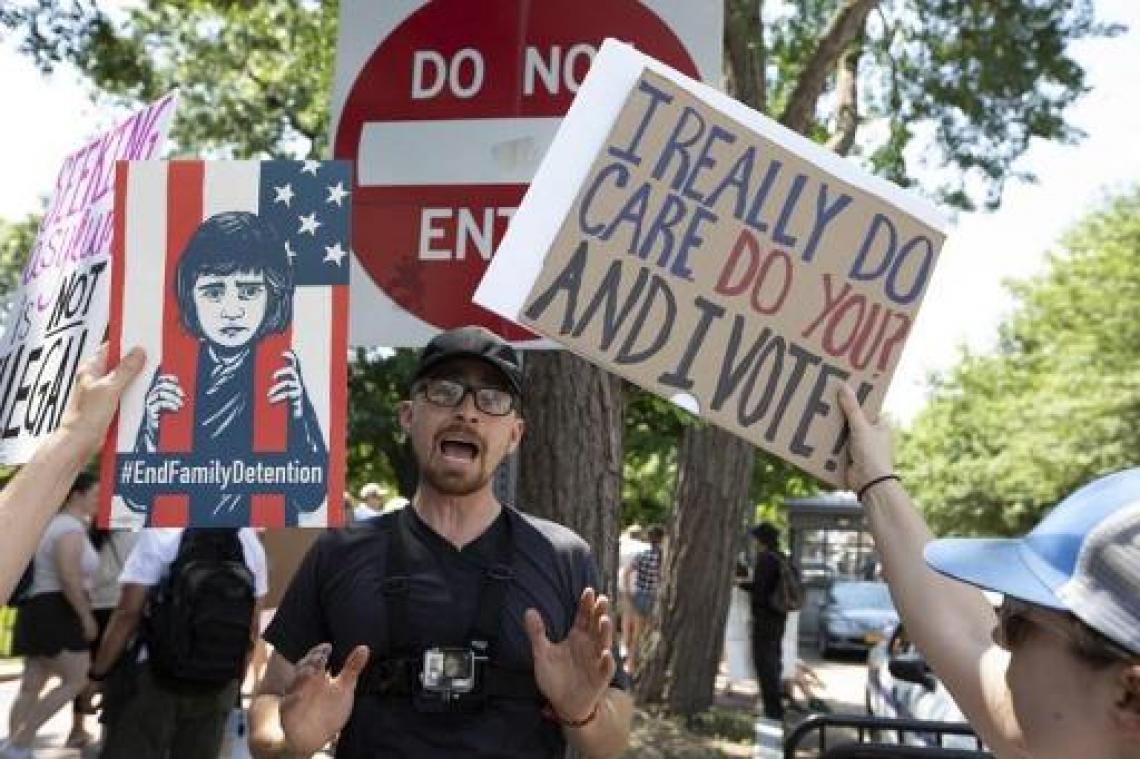 Amerikanen de straat op tegen immigratiebeleid Trump