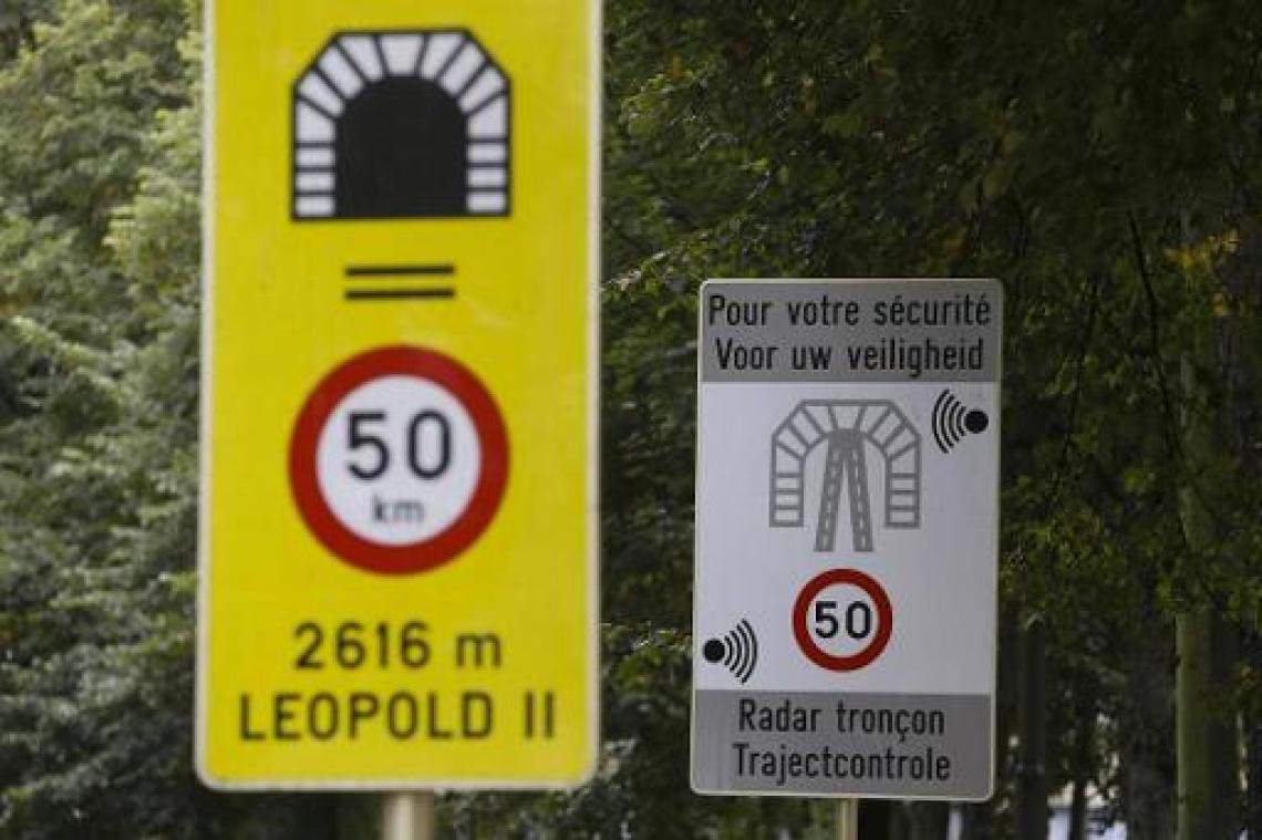 Eerste files bij afgesloten Leopold II-tunnel in Brussel