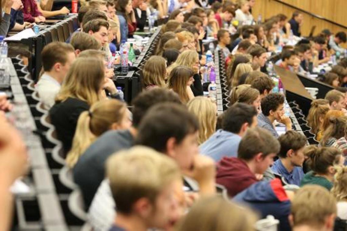 1.300 studenten nemen deel aan verplichte ijkingstoets burgerlijk ingenieur