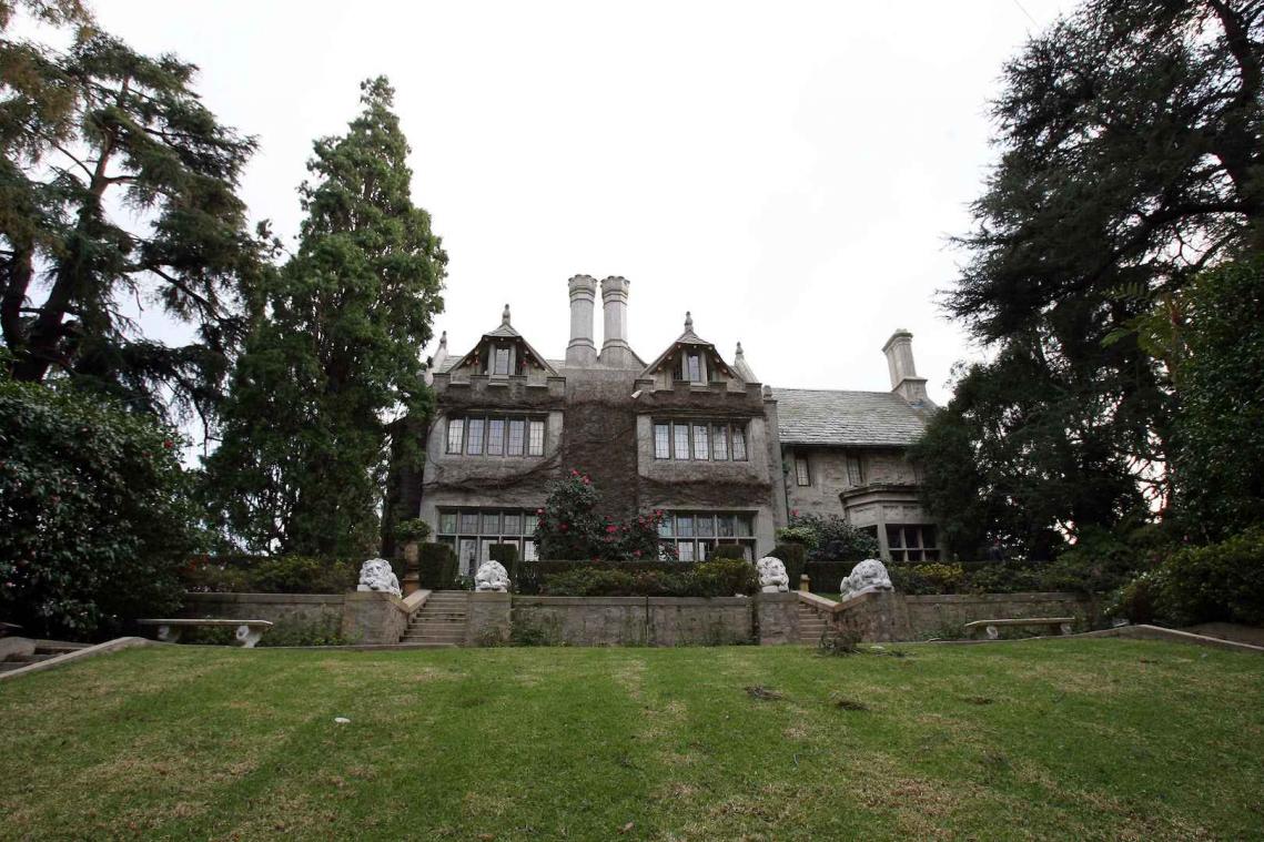 Clubeigenaar wil 90 miljoen dollar bieden voor Playboy Mansion