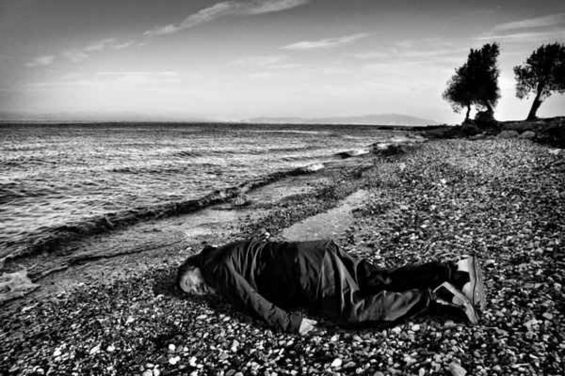 Ai Weiwei maakt foto van verdronken kleuter na