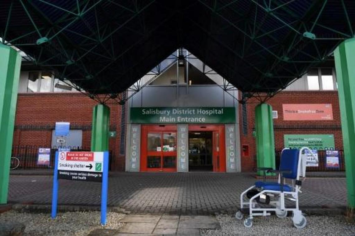 Twee personen wegens "onbekende substantie" opgenomen in ziekenhuis Salisbury