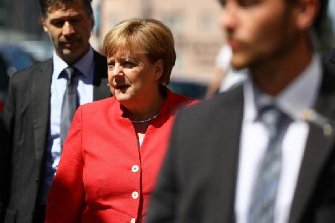 Duitse politiebond schiet gaten in Merkels plannen