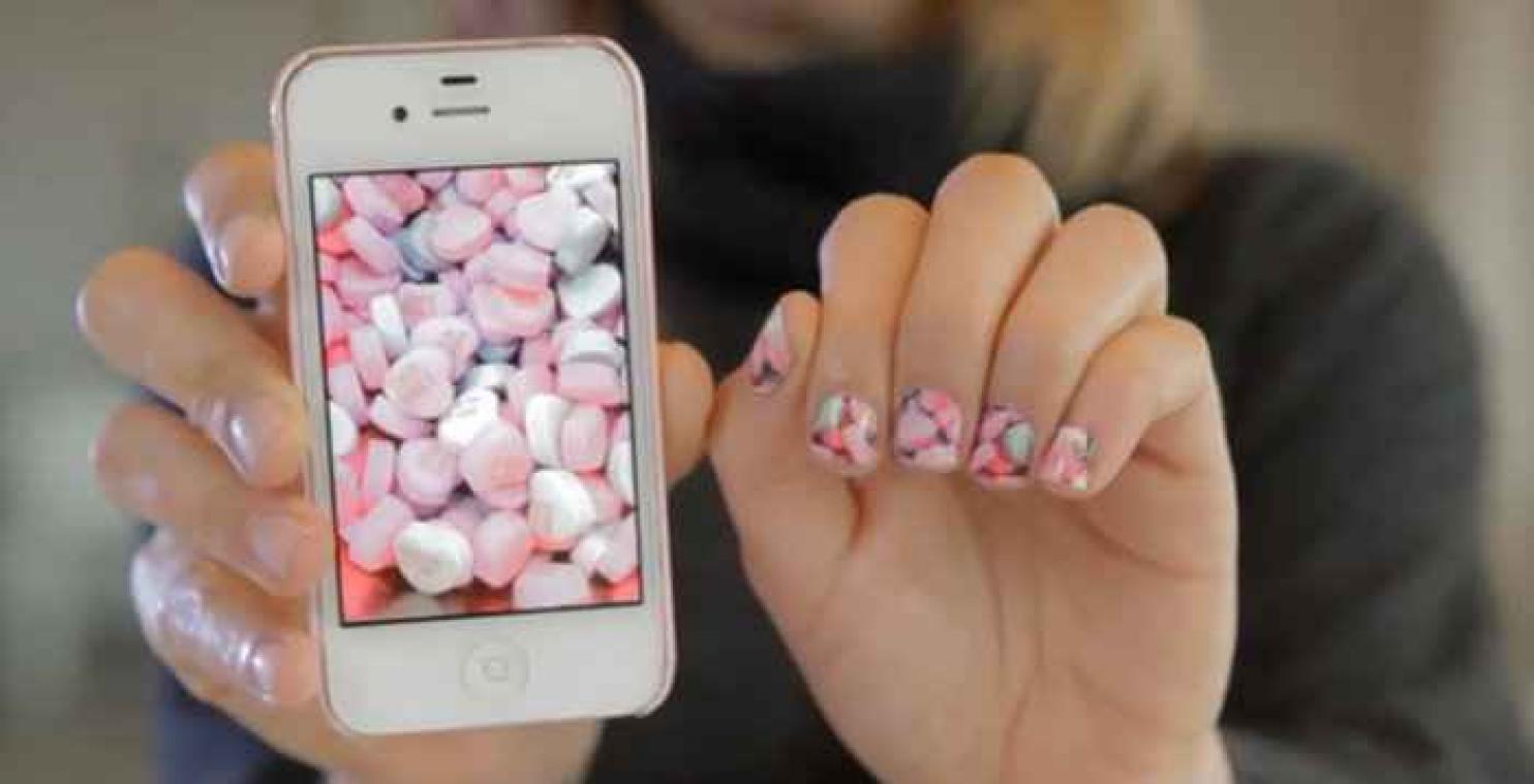 Zet je Instagramfoto's op je nagels