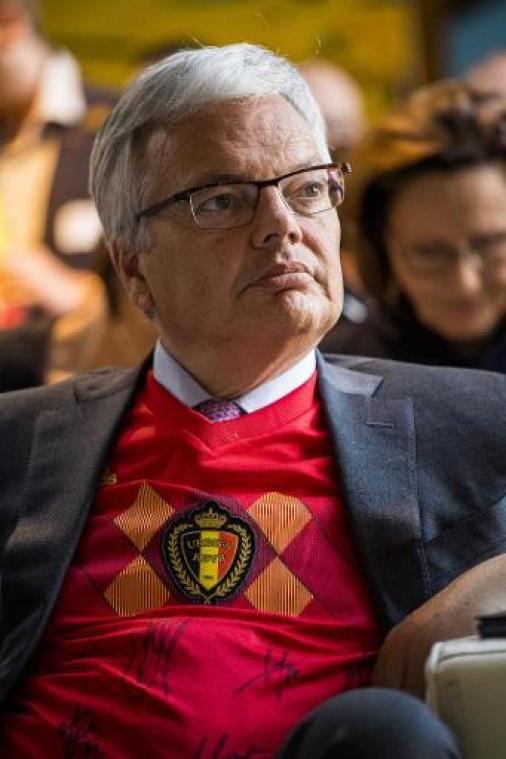 Minister Reynders verdeelt tijd vrijdag tussen diplomatie en voetbal