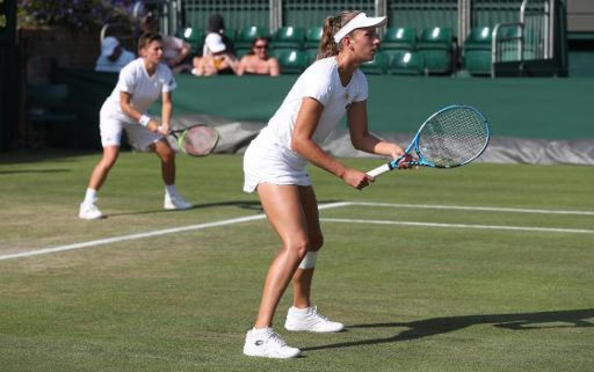 Elise Mertens met Demi Schuurs naar achtste finales dubbelspel Wimbledon