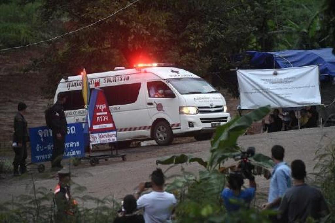 Zes kinderen bevrijd uit Thaise grot, operatie zondagavond opgeschort