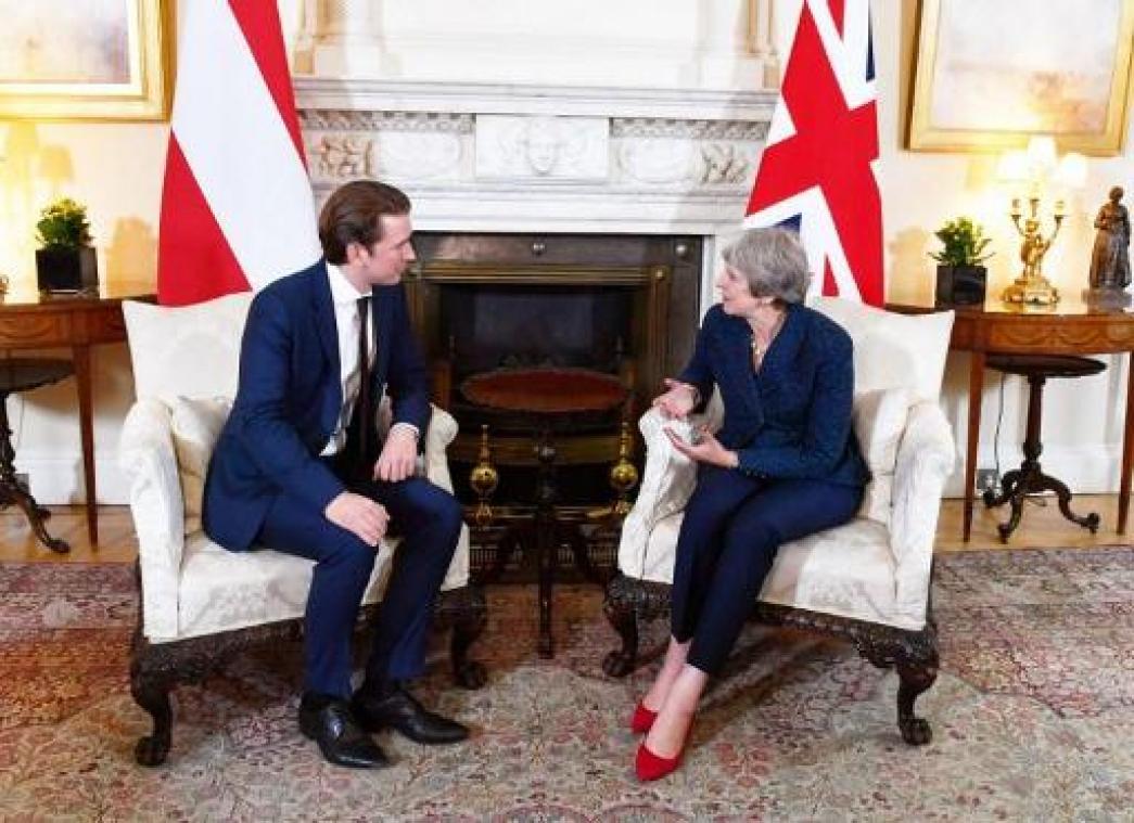 Britse premier Theresa May roept haar kabinet bijeen