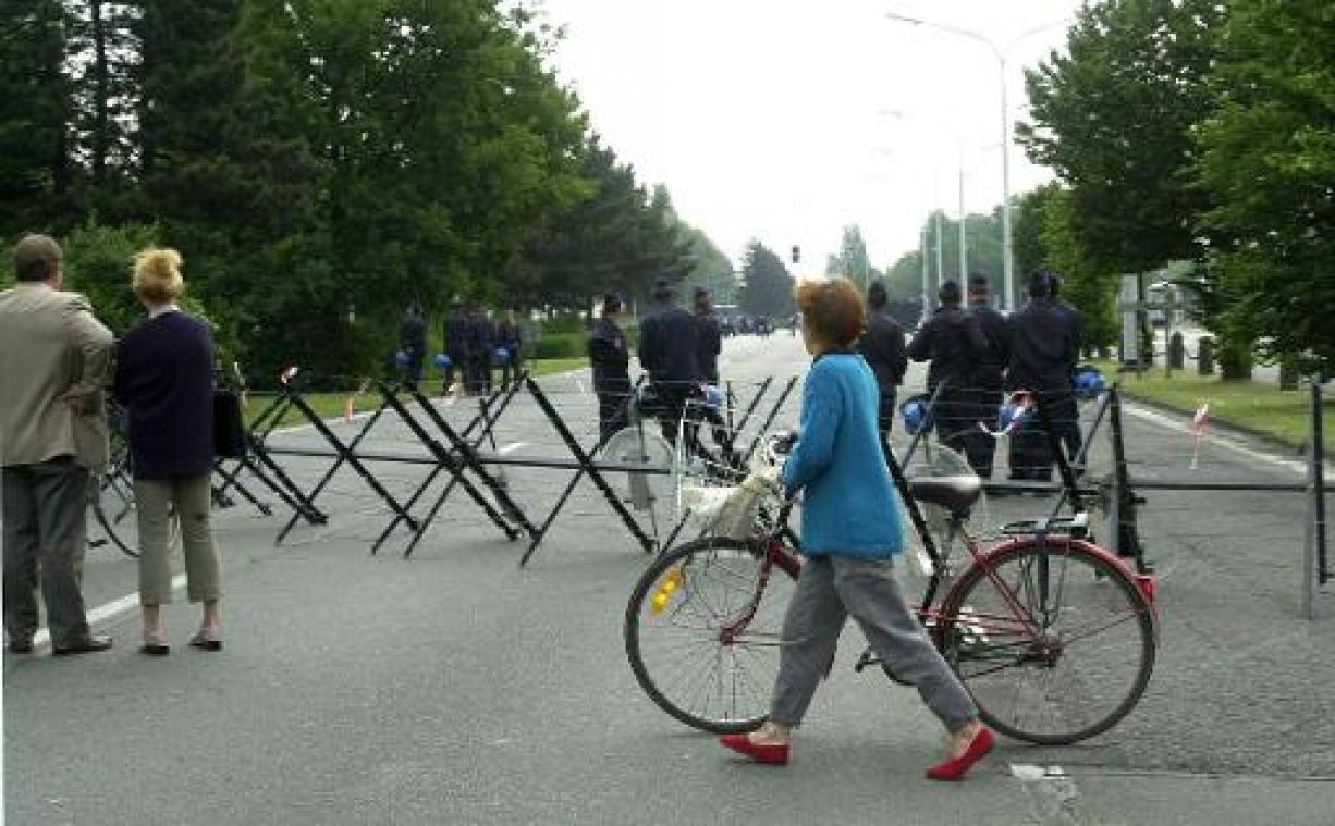 Parkeerverboden en veiligheidzones op verschillende plaatsen in Brussel