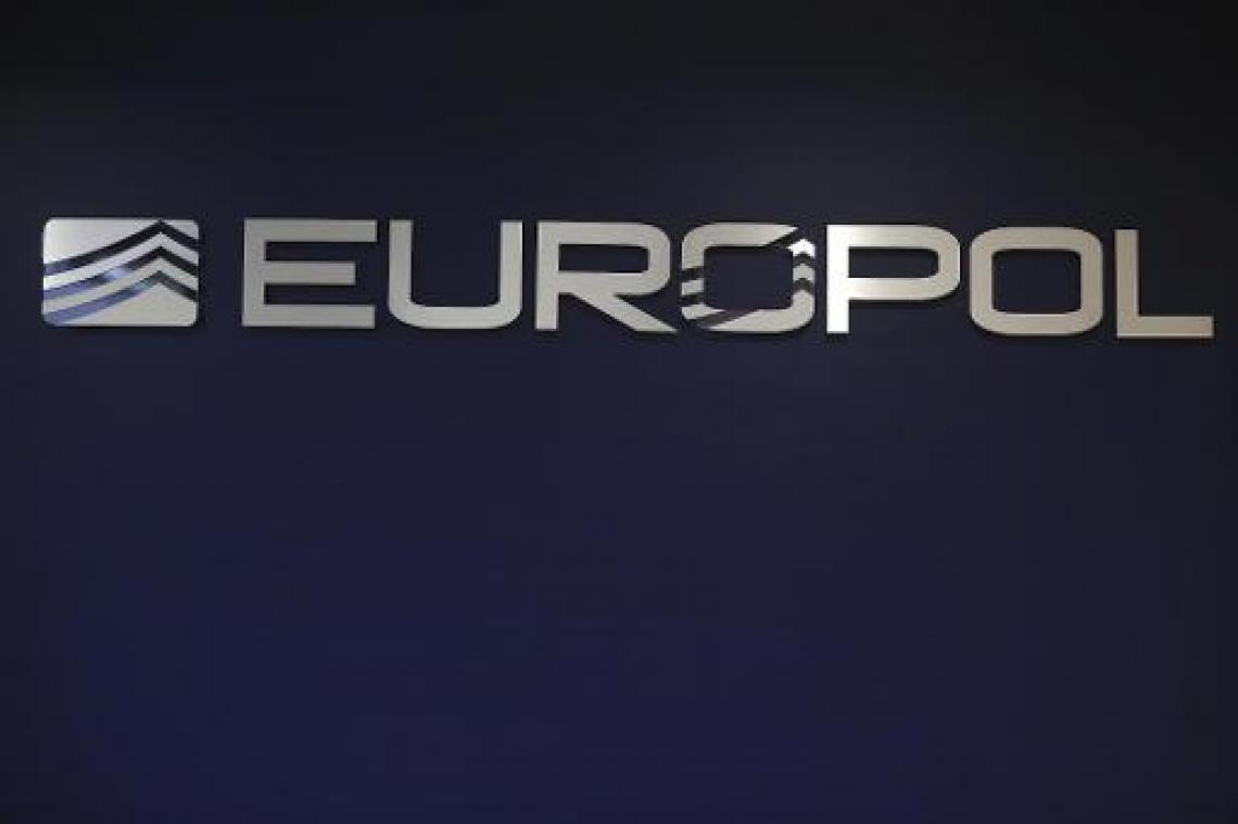 Europol lanceert eigen 'Panini album' van meest gezochte criminelen