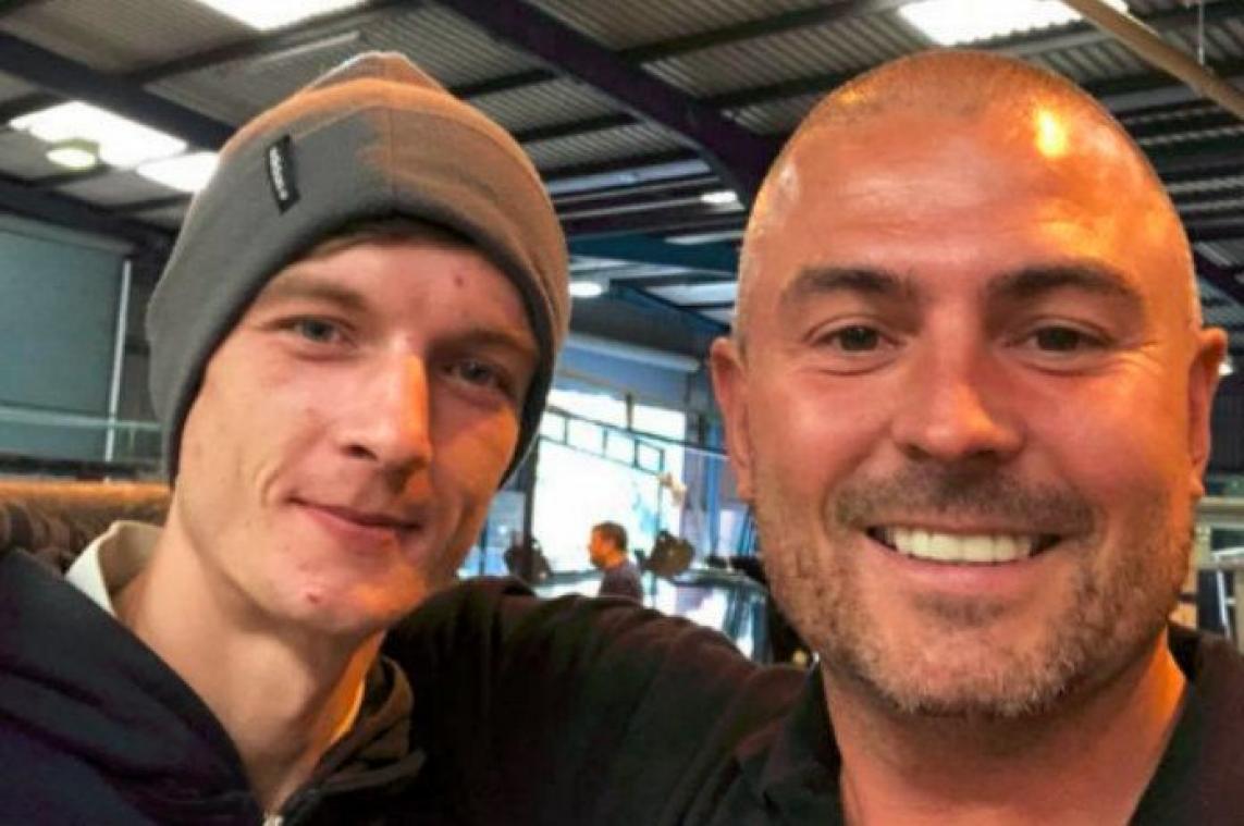 Hartverwarmend. Bedelaar vraagt man om geld en krijgt een baan