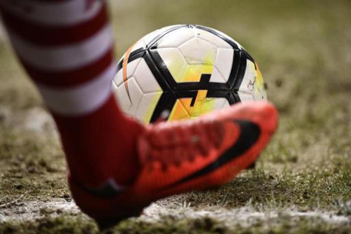 Holebi's en asielzoekers vormen front op voetbalveld in Leuven