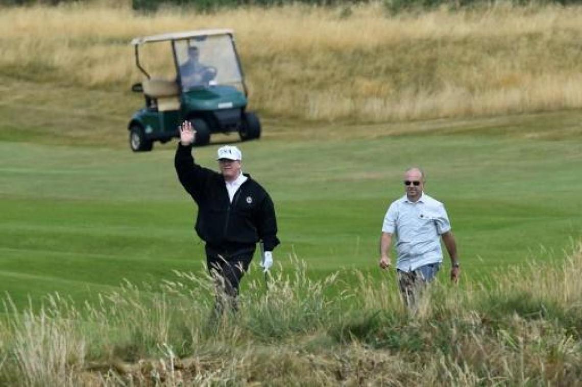 Greenpeace-activist gearresteerd die over Trumps golfresort vloog