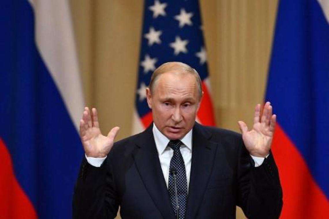 Poetin lacht idee weg dat Moskou compromitterend materiaal over Trump heeft