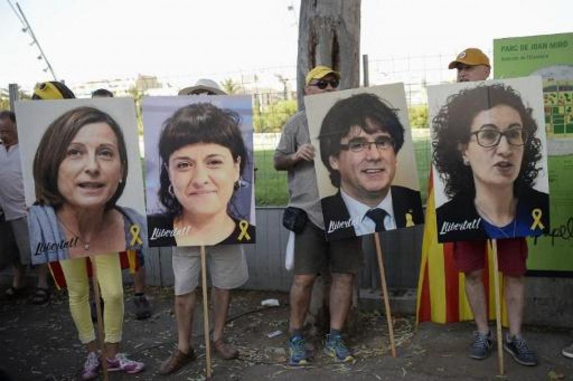 Crisis Catalonië - Puigdemont richt nieuw initiatief op om Catalaanse onafhankelijke groepen te verenigen