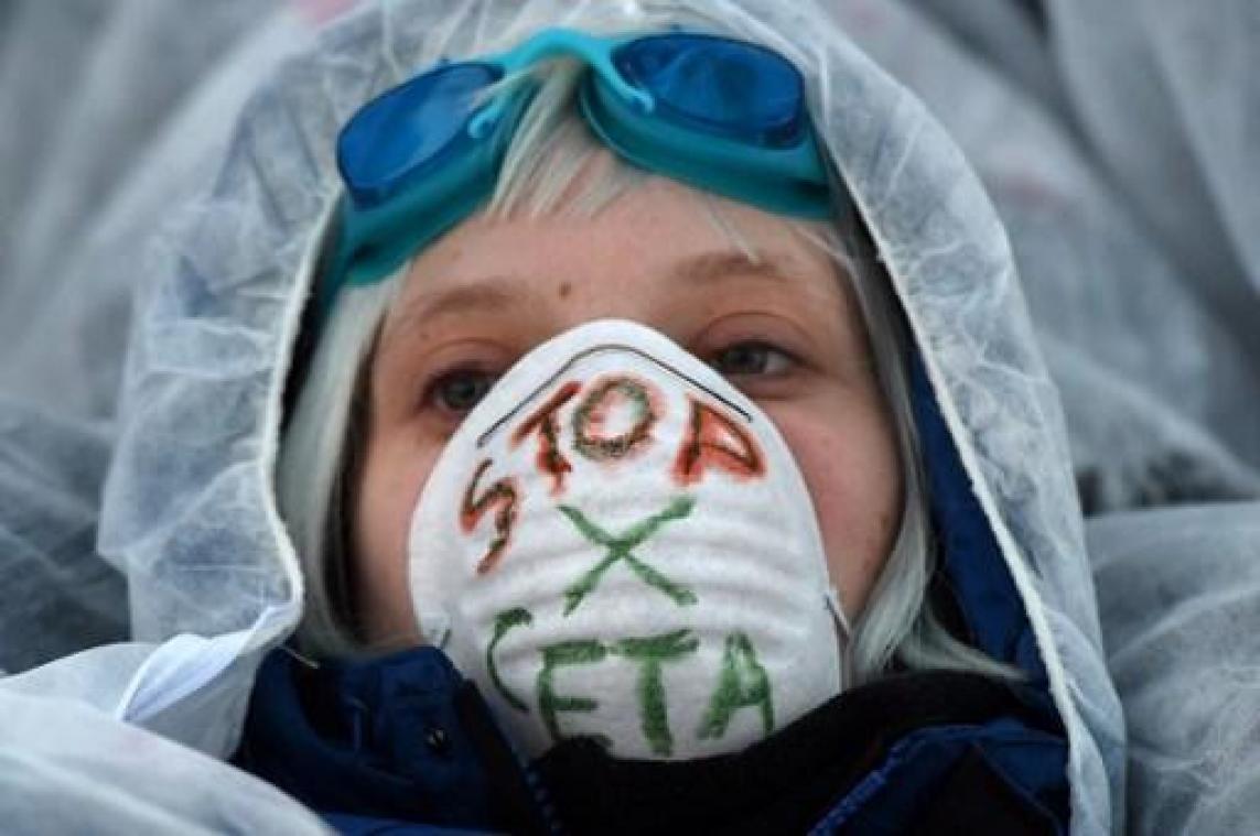"Stop CETA" klonk het even vanop de tribune van de Kamer