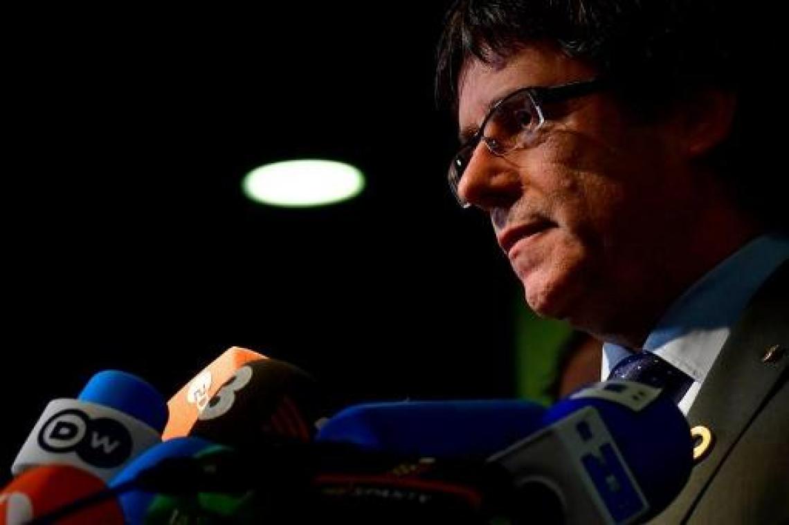 Spanje trekt Europees aanhoudingsbevel tegen Puigdemont weer in