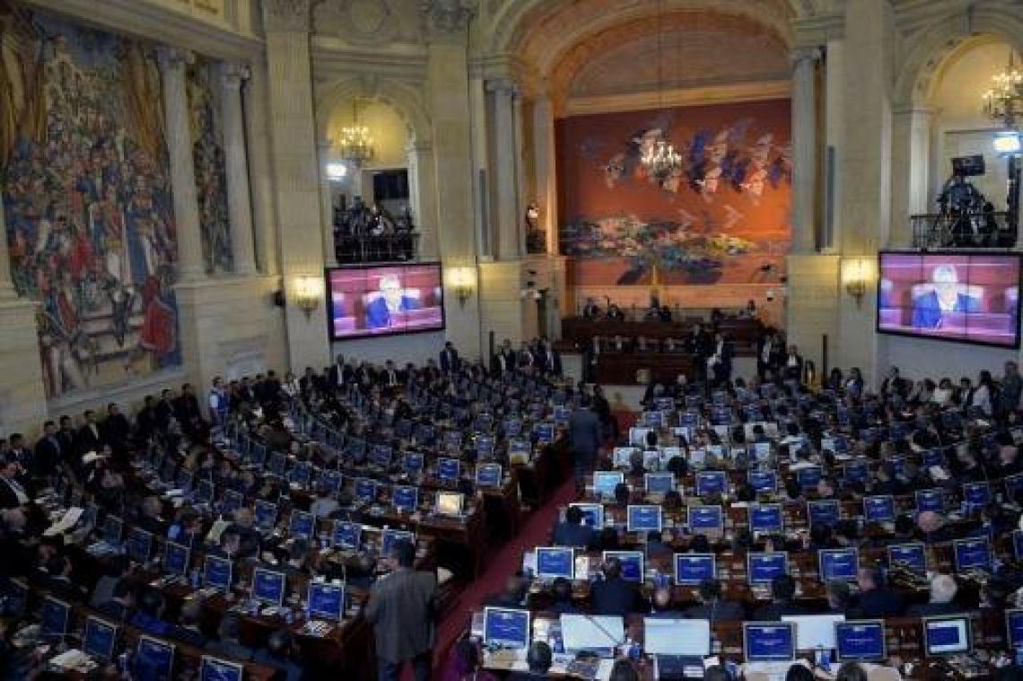 Voormalige FARC-rebellen nemen plaats in parlement