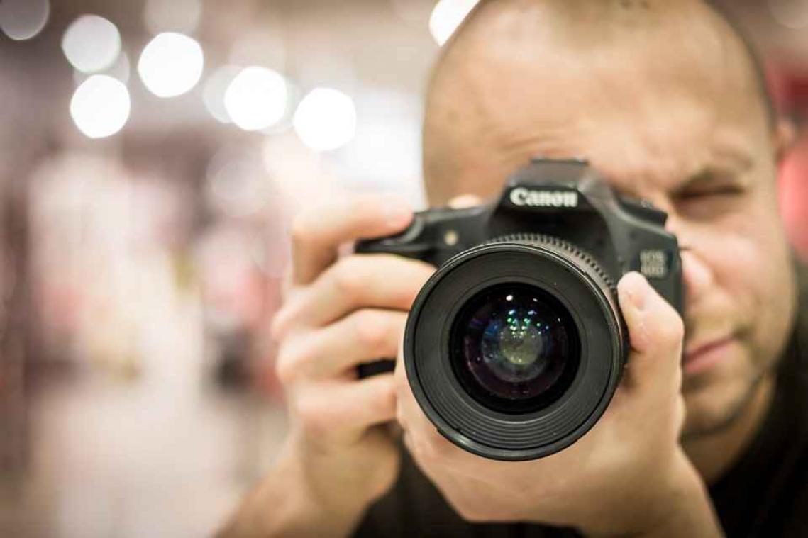 Dief maakt eigen 'mugshot'