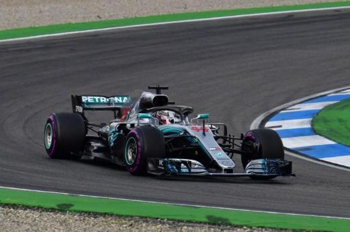 F1 - GP van Duitsland - Lewis Hamilton slaat dubbelslag na chaotisch slot, Stoffel Vandoorne wordt 13e