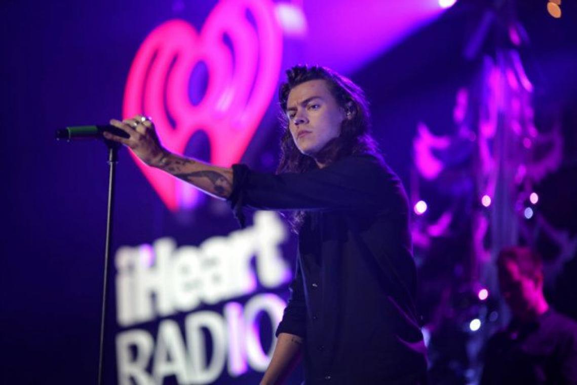 Harry Styles helpt fan uit de kast te komen