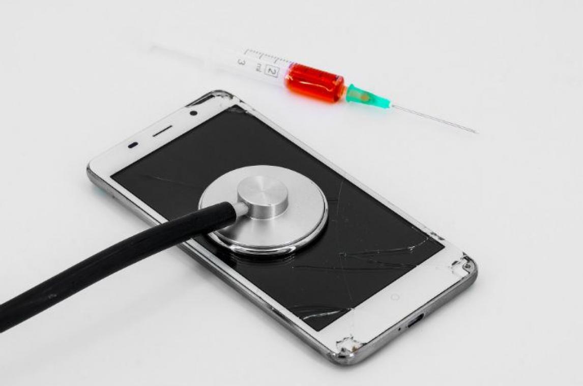 Vijf dingen die je smartphone sneller kapot maken