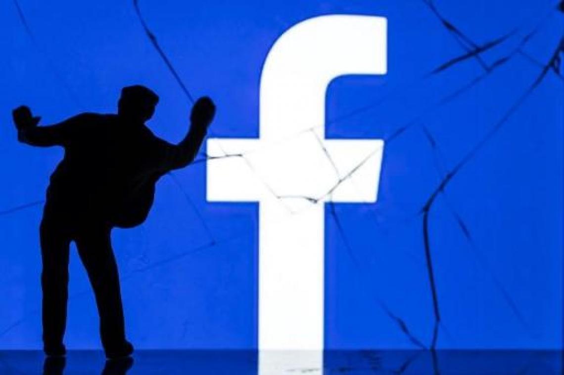 China trekt toelating voor Facebook na één dag in