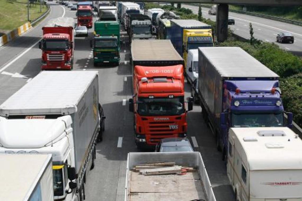 Zware avondspits in Antwerpen door waterproblemen Kennedytunnel