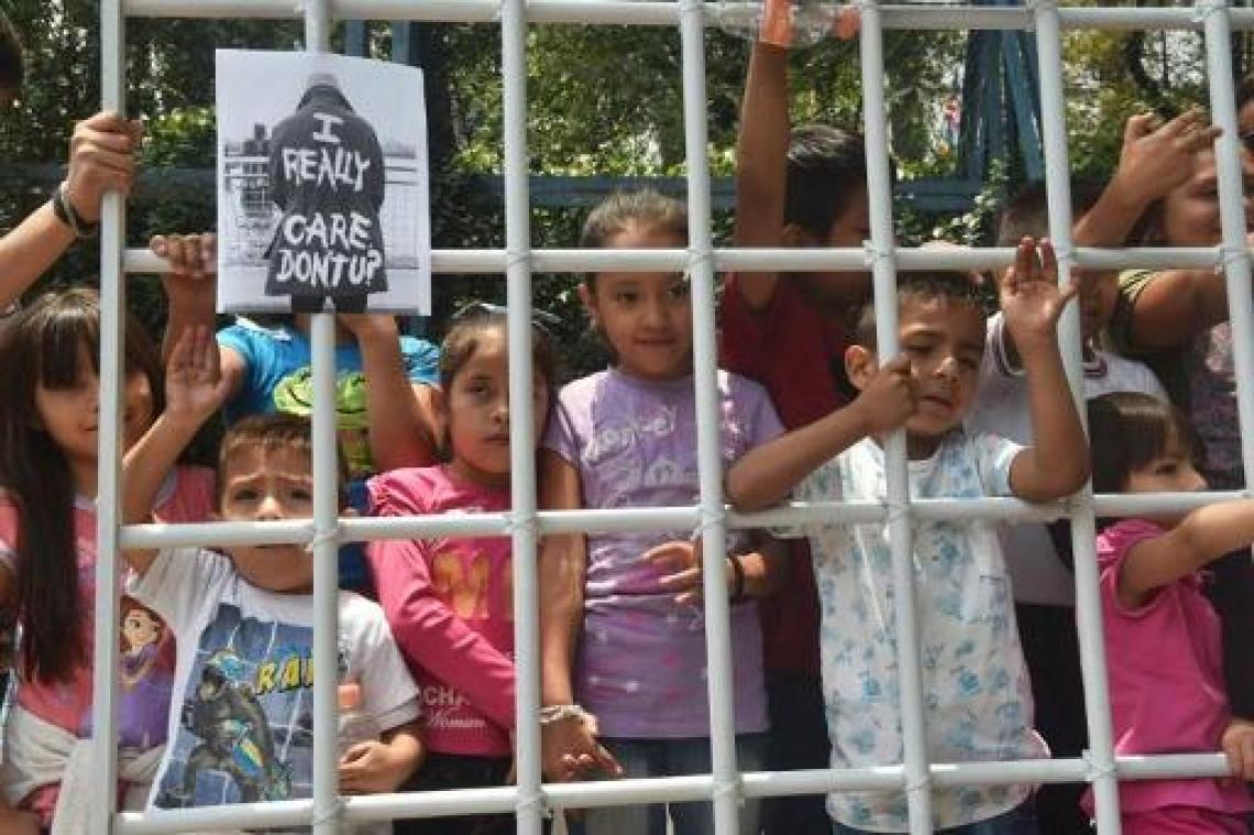 Amerikaanse rechter vraagt uitgezette ouders te zoeken die gescheiden werden van kinderen