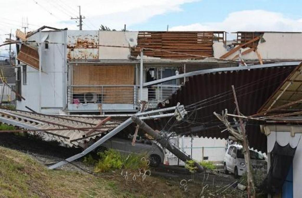 Al 20 gewonden en veel schade na doortocht tyfoon Jongdari in Japan